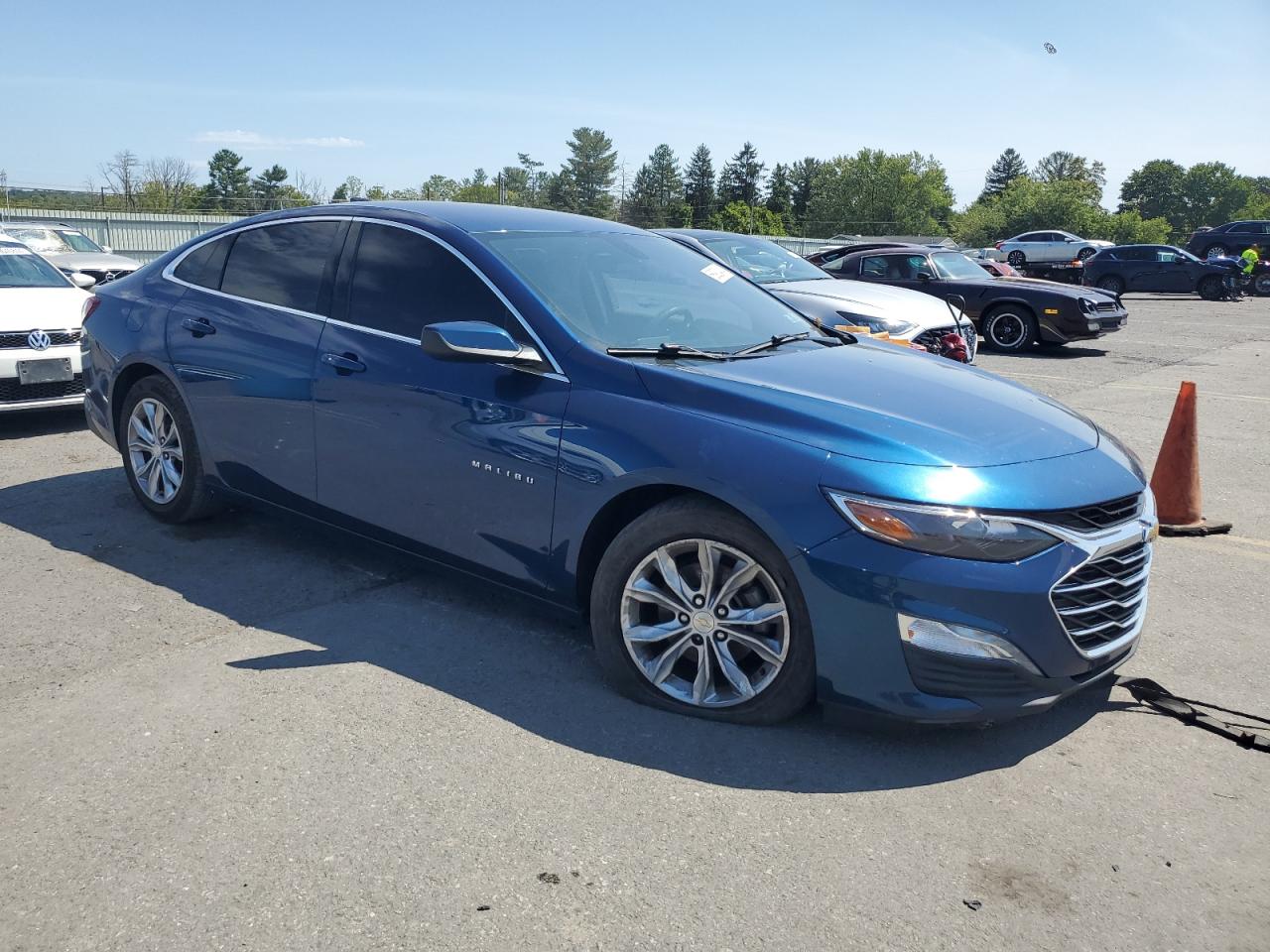 VIN 1G1ZD5ST9KF143330 2019 CHEVROLET MALIBU no.4