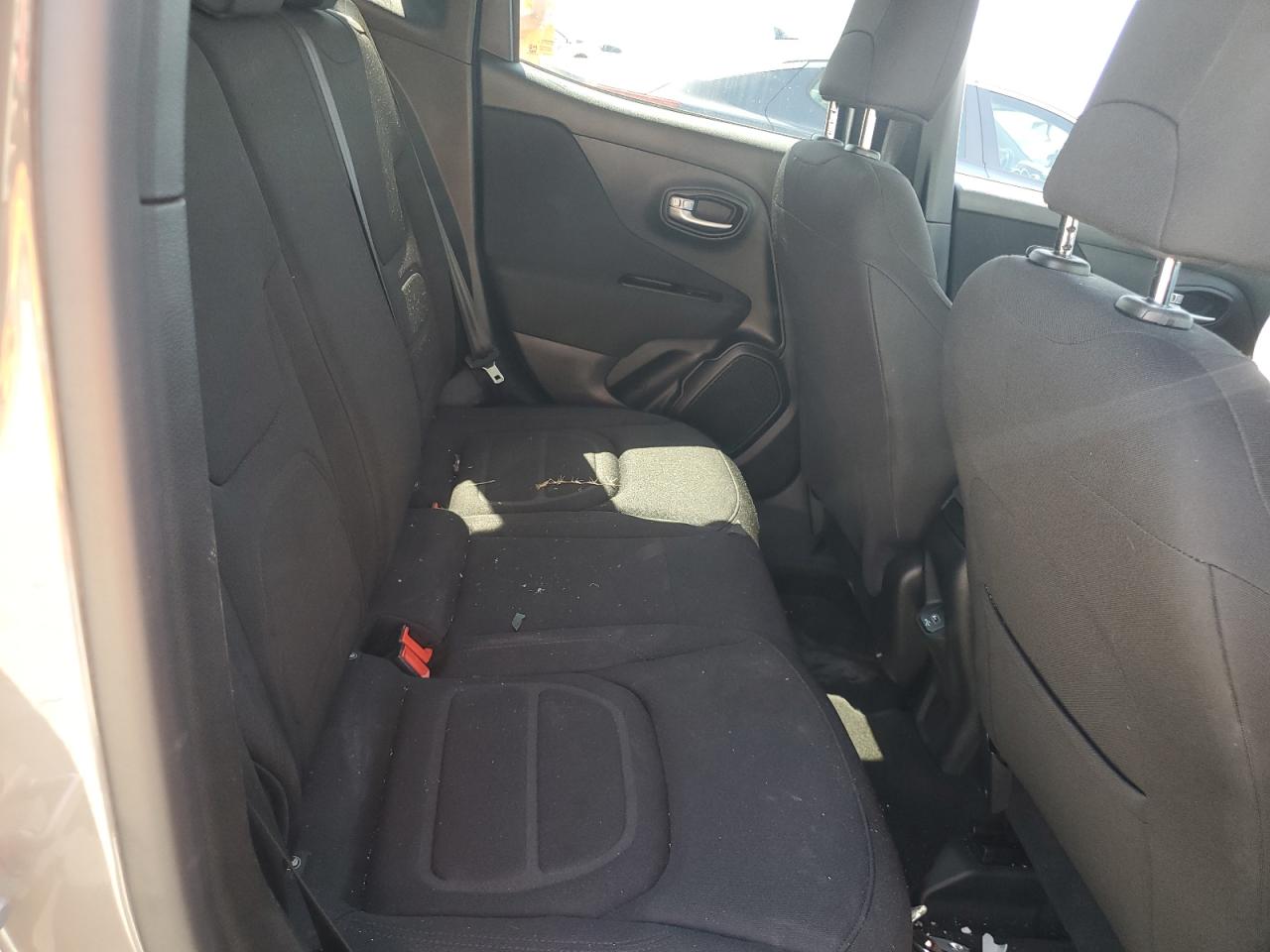 2019 Jeep Renegade - Image 11