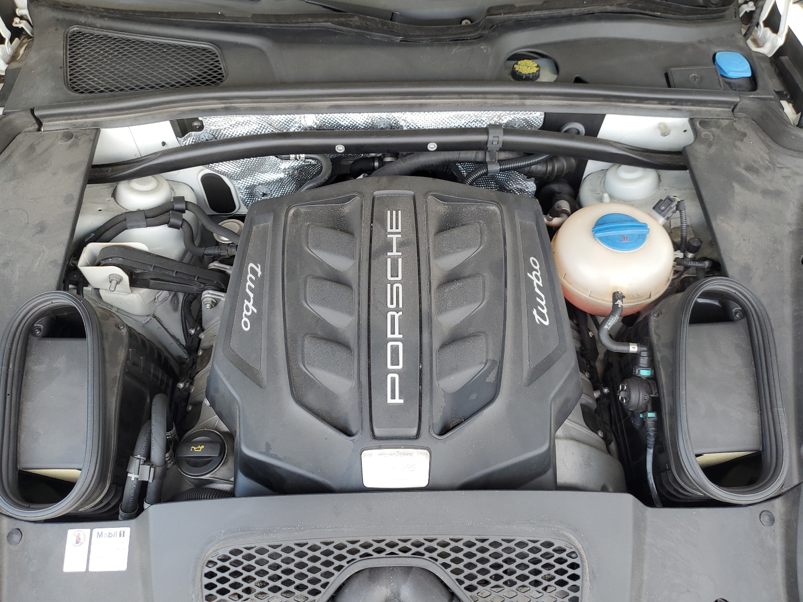 WP1AF2A53HLB61590 2017 Porsche Macan Turbo