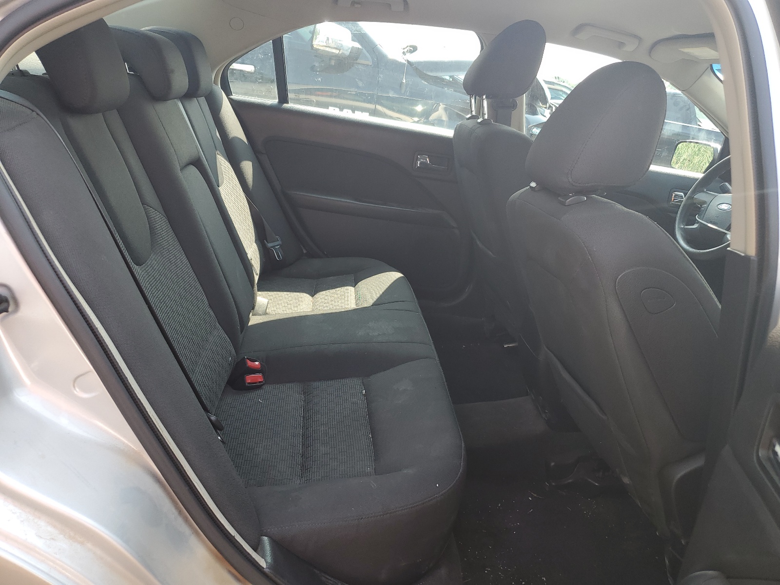 3FAHP0HA6AR121912 2010 Ford Fusion Se