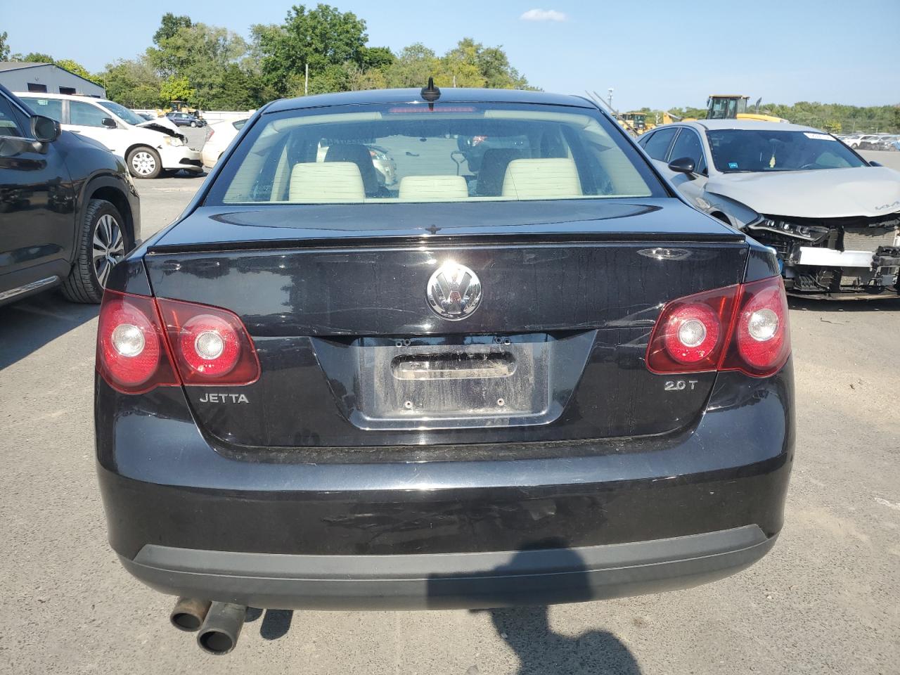 2010 Volkswagen Jetta - Image 6
