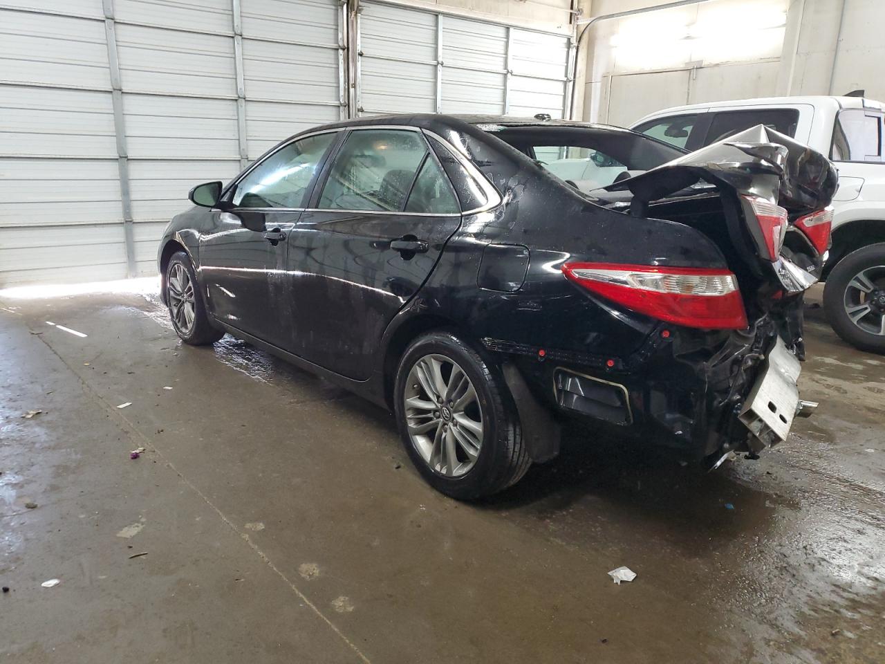 4T1BF1FK4HU769364 2017 TOYOTA CAMRY - Image 2