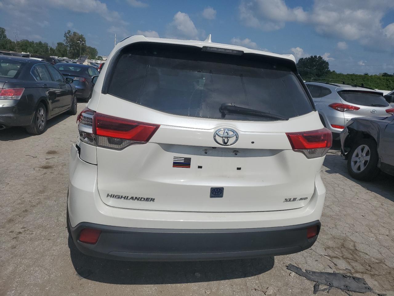 2018 Toyota Highlander Se VIN: 5TDJZRFH1JS805676 Lot: 67967084