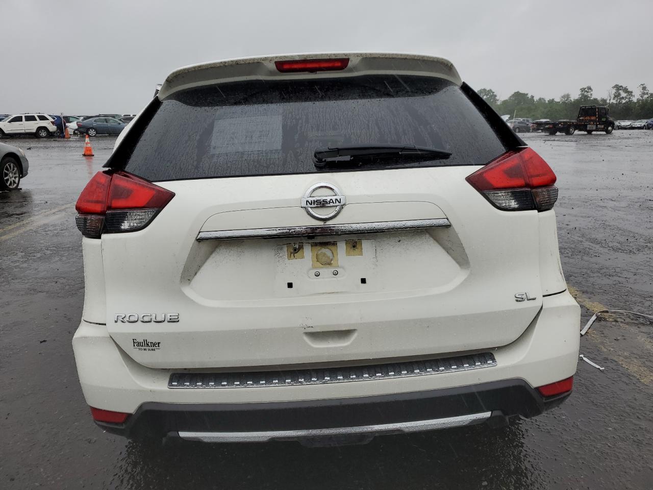 2017 Nissan Rogue S VIN: JN8AT2MT0HW405199 Lot: 66642854