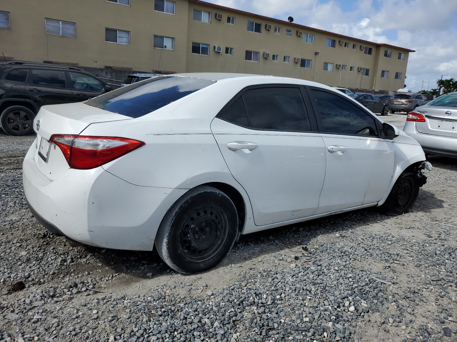 2014 Toyota Corolla L vin: 5YFBURHE5EP127390