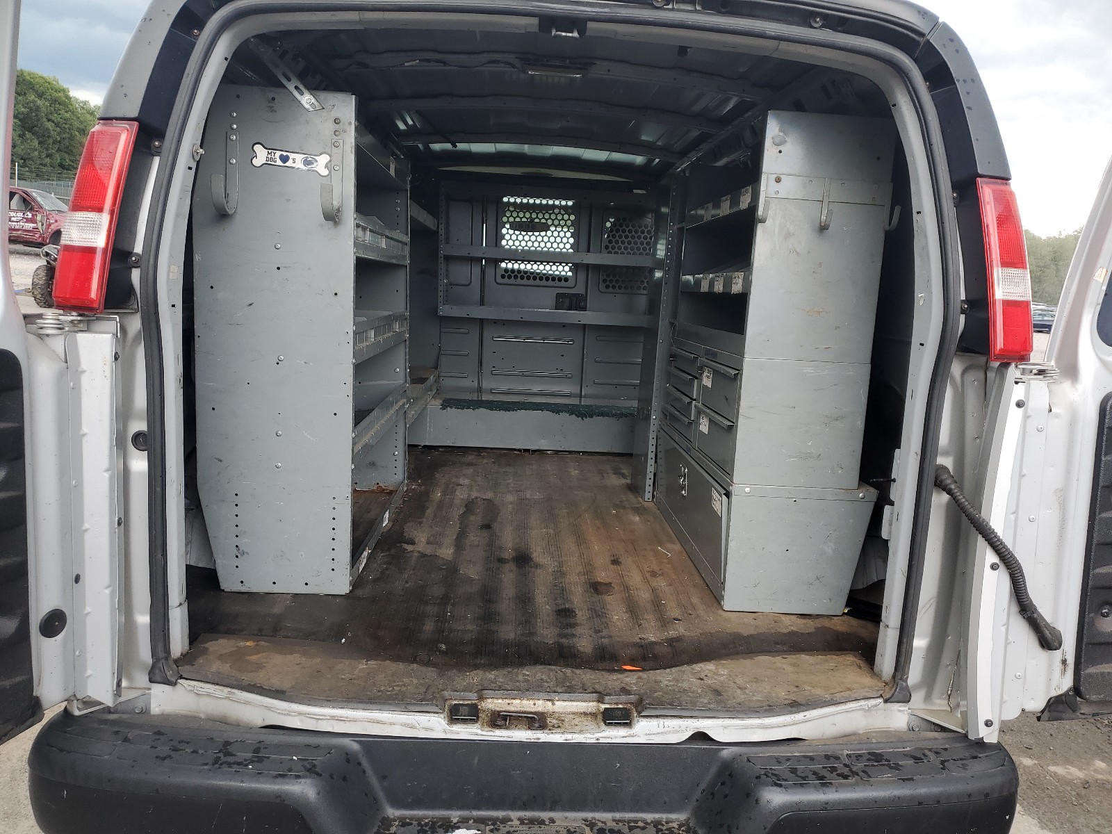 1GCWGFCA6B1117379 2011 Chevrolet Express G2500