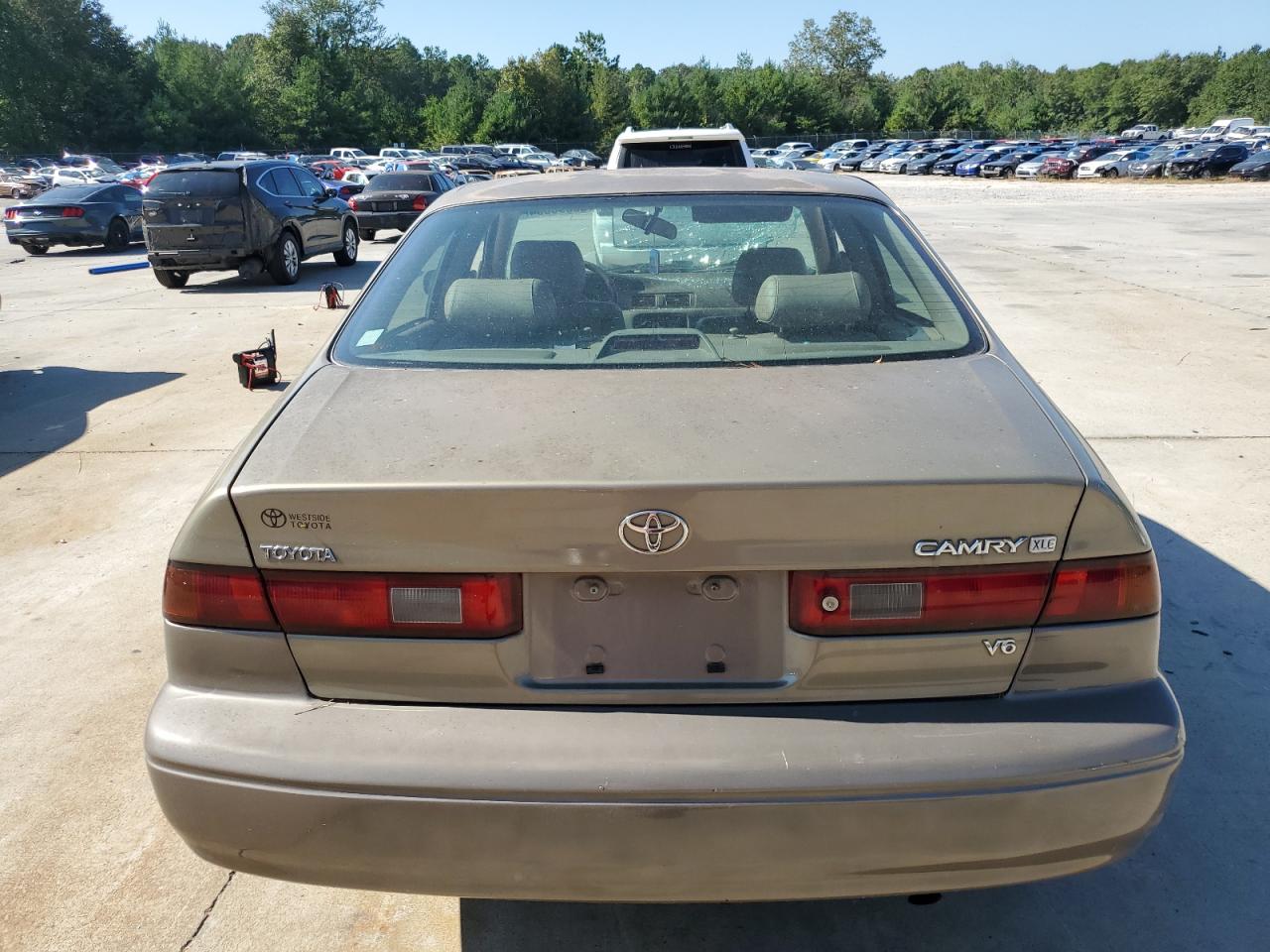 JT2BF28K2X0160845 1999 Toyota Camry Le