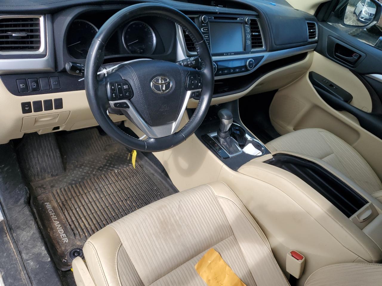 2018 Toyota Highlander Le VIN: 5TDBZRFH9JS895521 Lot: 66064714