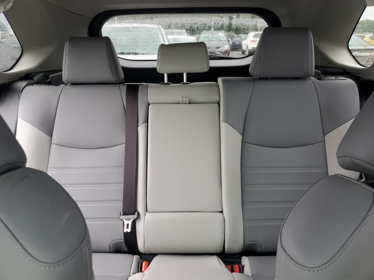 2022 Toyota Rav4 Xle Premium VIN: JTMB6RFV0ND076512 Lot: 66112124