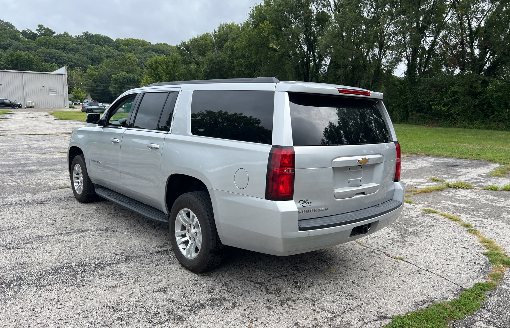 2018 Chevrolet Suburban K1500 Ls vin: 1GNSKGKC2JR392180