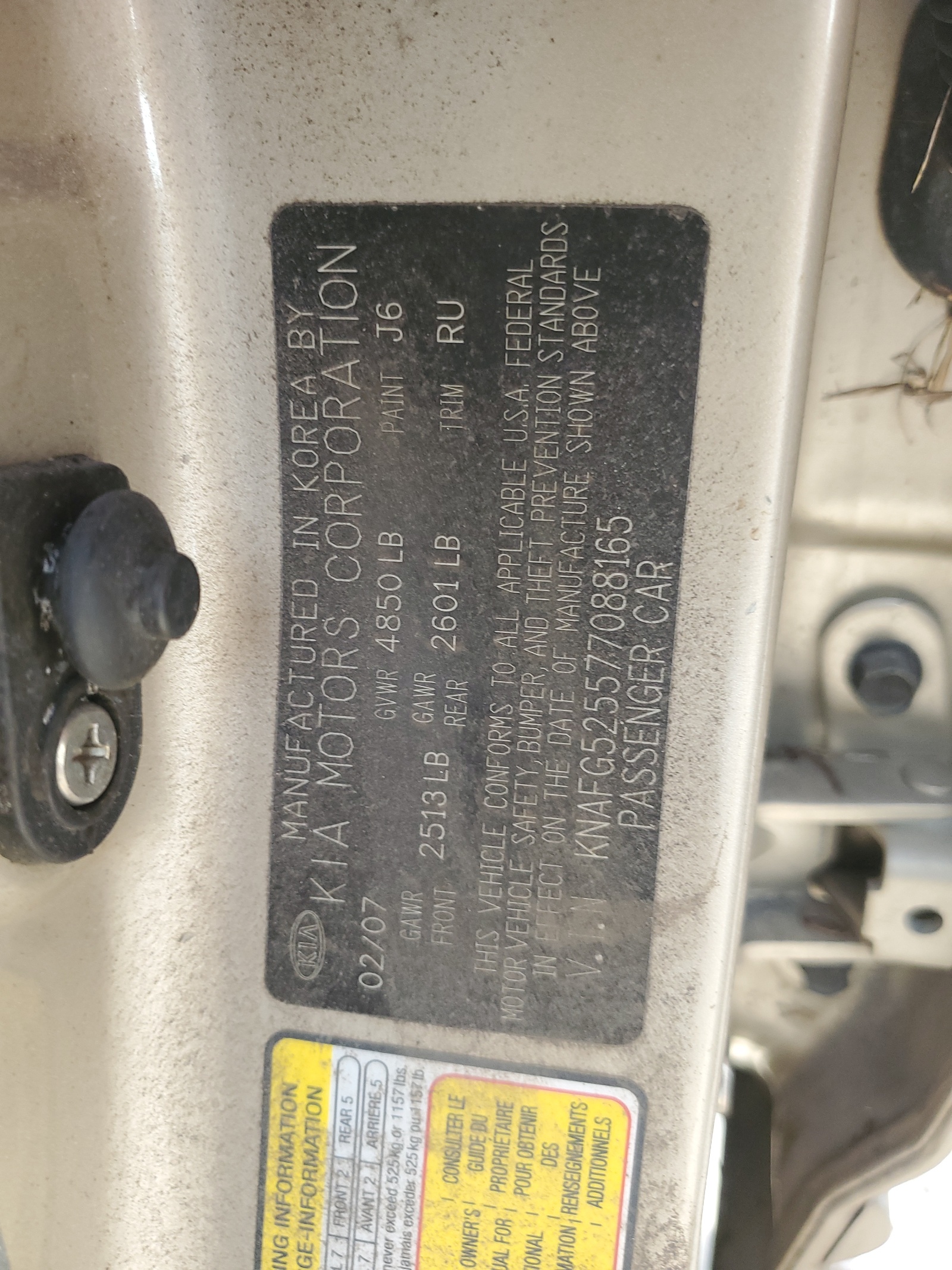 KNAFG525577088165 2007 Kia Rondo Base