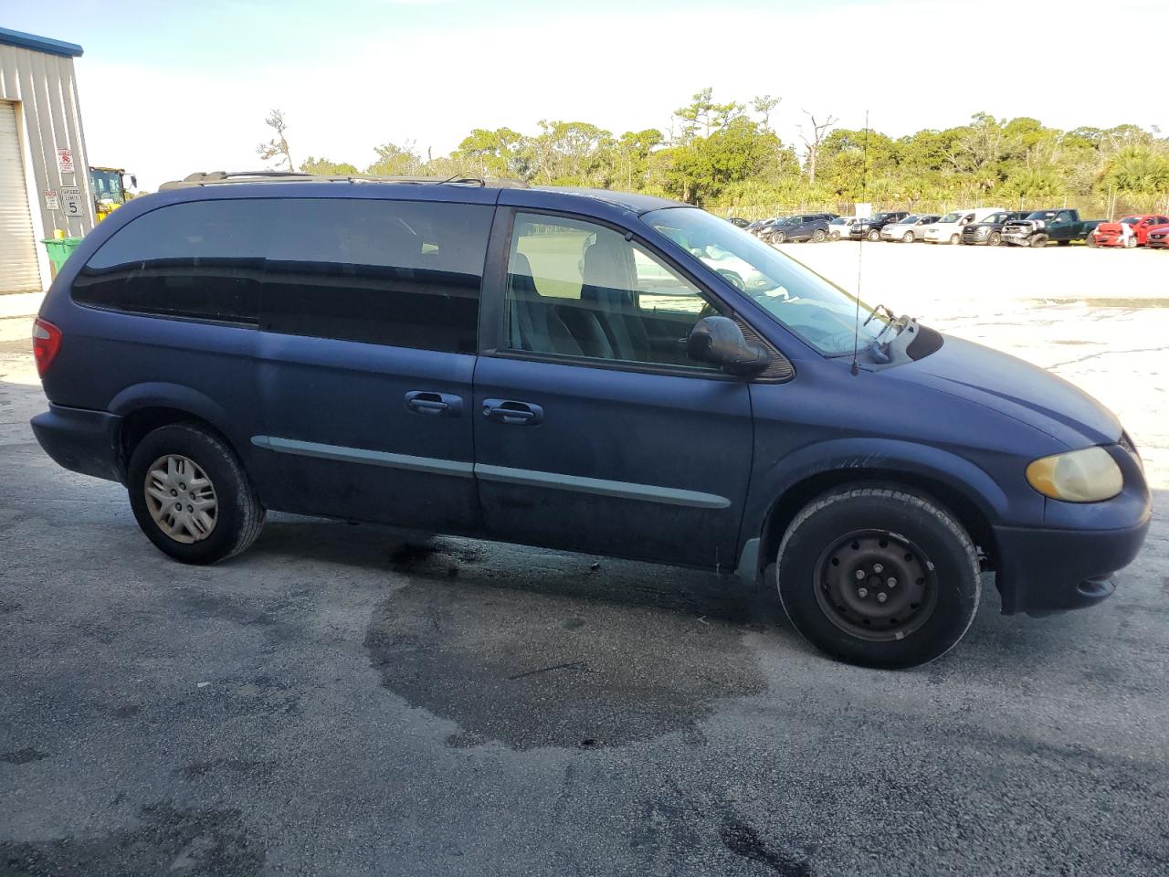 2002 Dodge Grand Caravan Sport VIN: 2B4GP44352R572306 Lot: 65409704