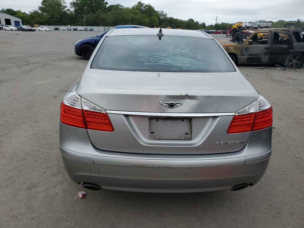 2010 Hyundai Genesis 4.6L VIN: KMHGC4DF0AU098660 Lot: 66414854