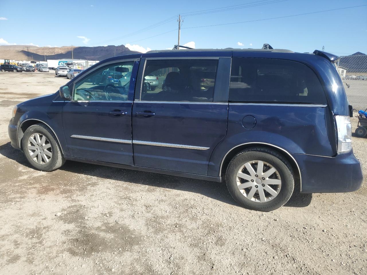 2014 Chrysler Town & Country - Image 2