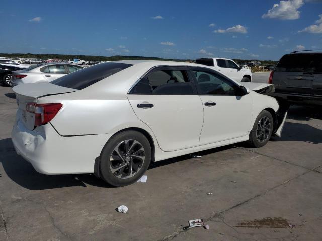 Седани TOYOTA CAMRY 2014 Білий