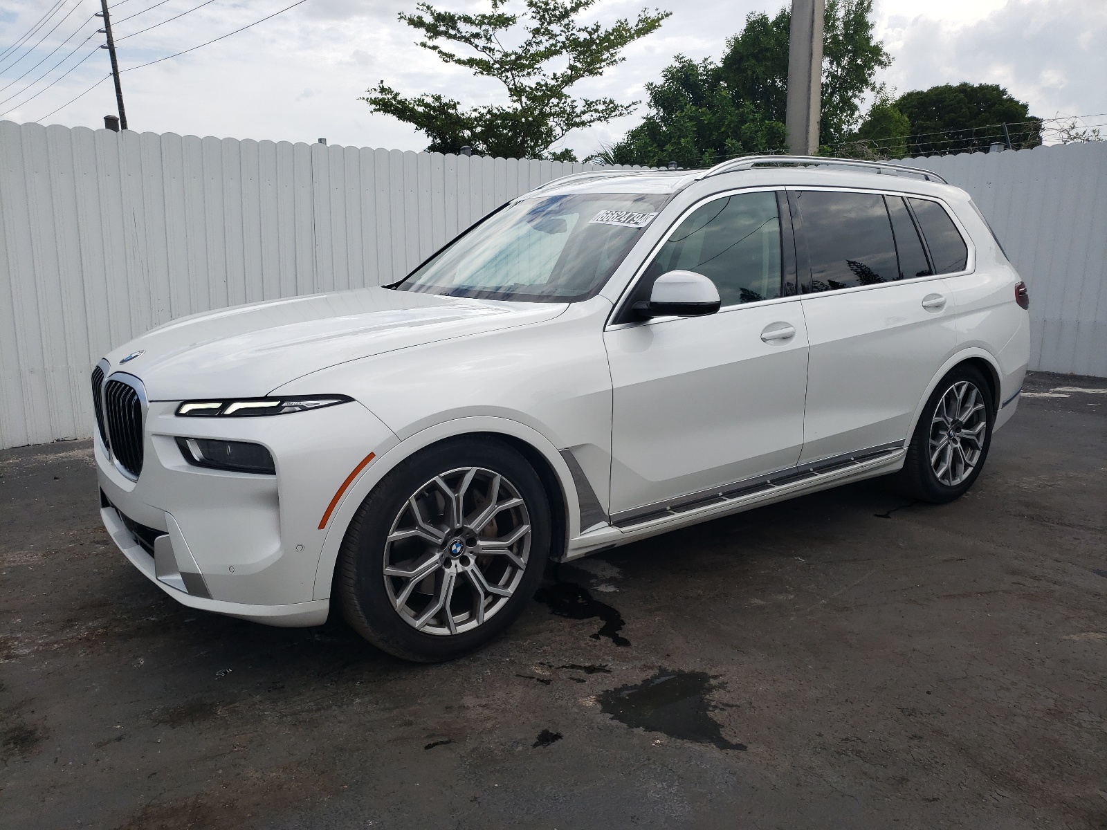 2023 BMW X7 xDrive40I vin: 5UX23EM08P9P20013