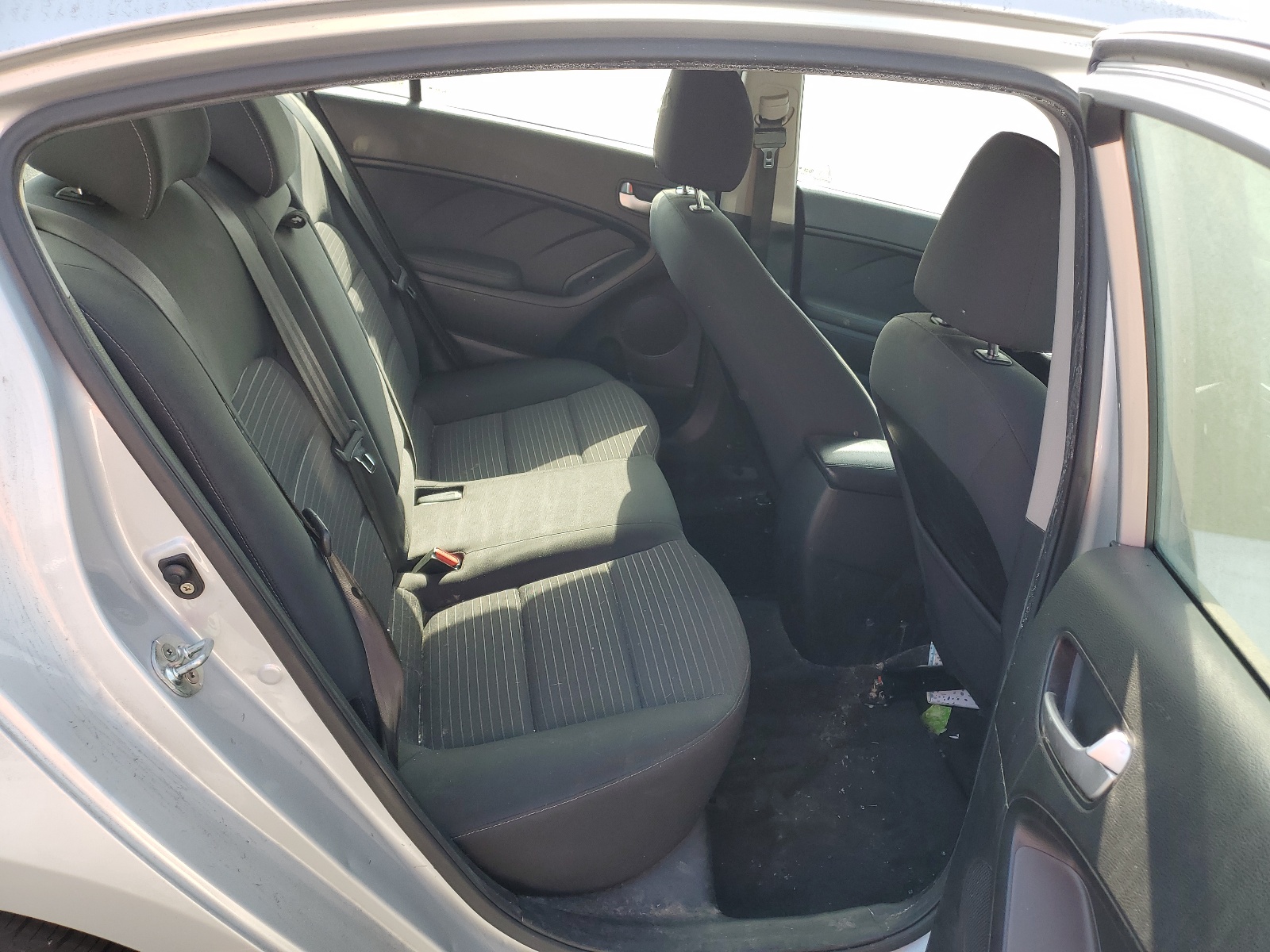 3KPFL4A75HE057513 2017 Kia Forte Lx