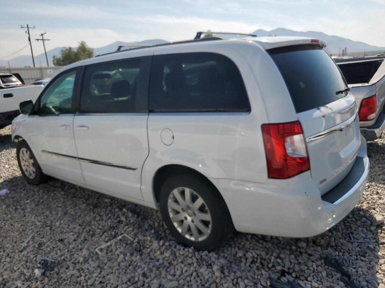 2014 Chrysler Town & Country - Image 2