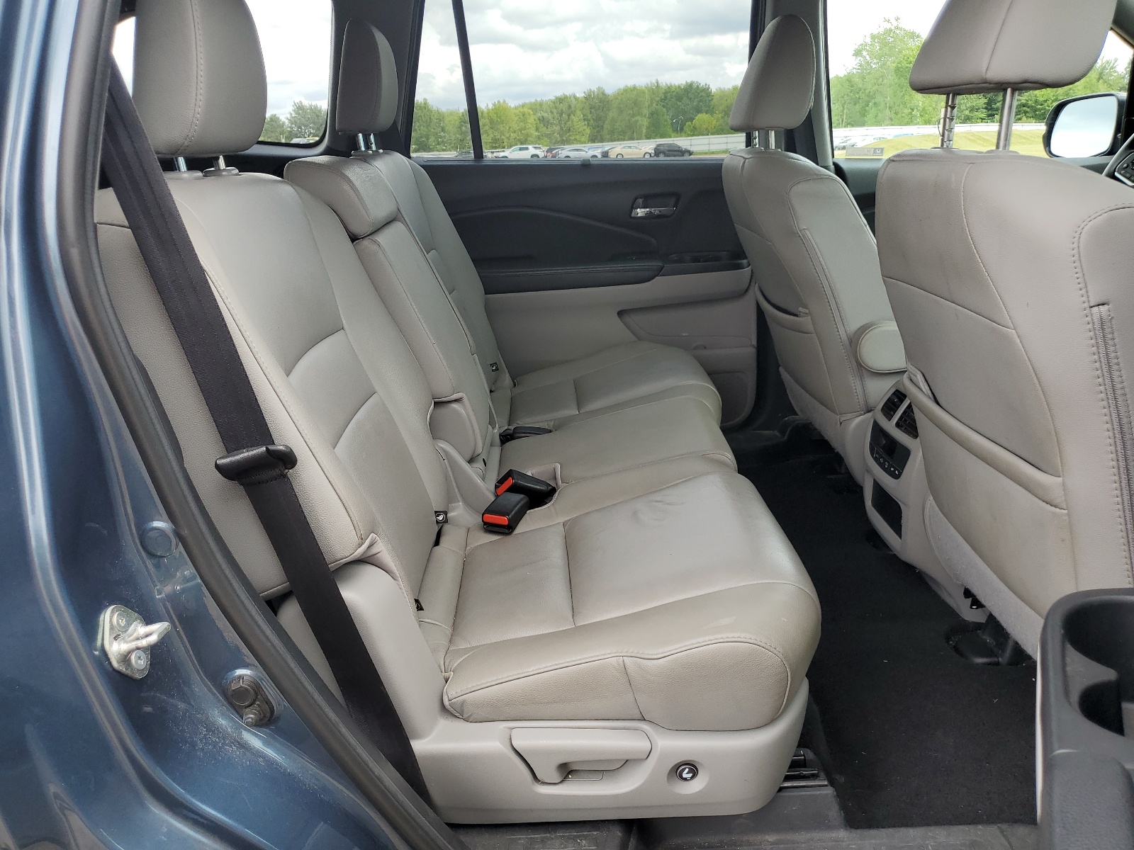 5FNYF6H5XKB078276 2019 Honda Pilot Exl