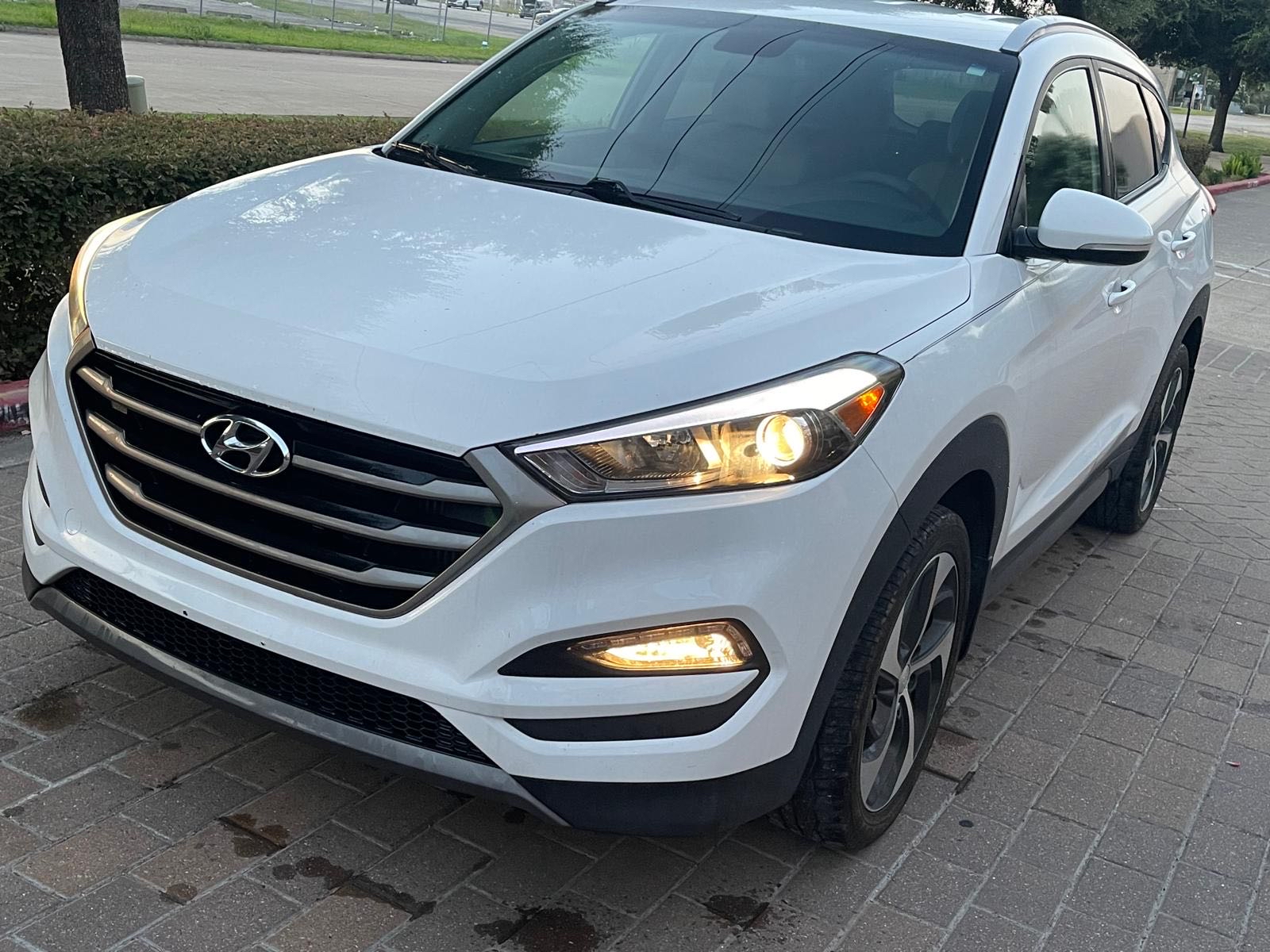 2016 Hyundai Tucson Limited vin: KM8J33A24GU203050