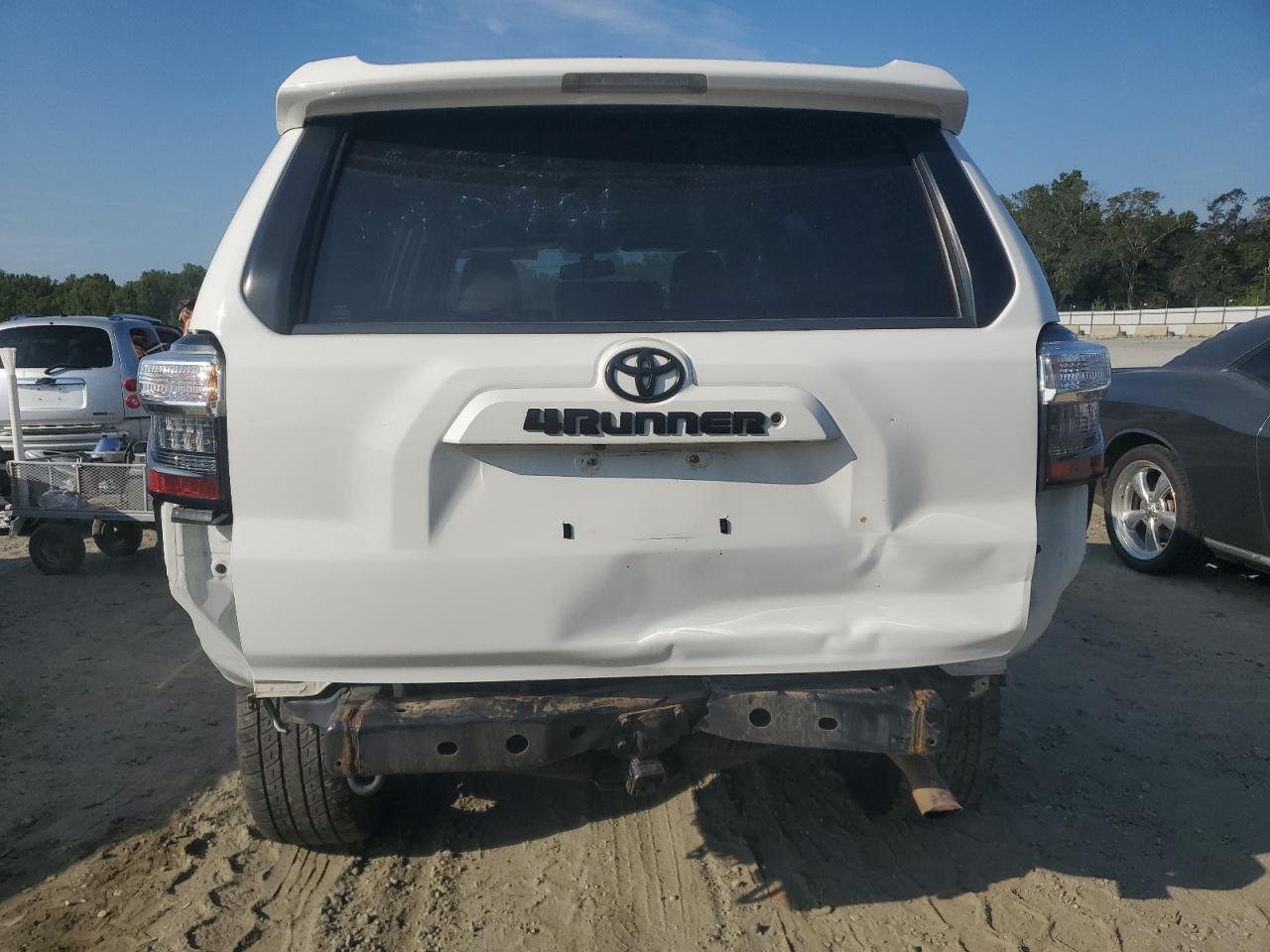 JTEBU5JR9J5500701 2018 Toyota 4Runner Sr5/Sr5 Premium