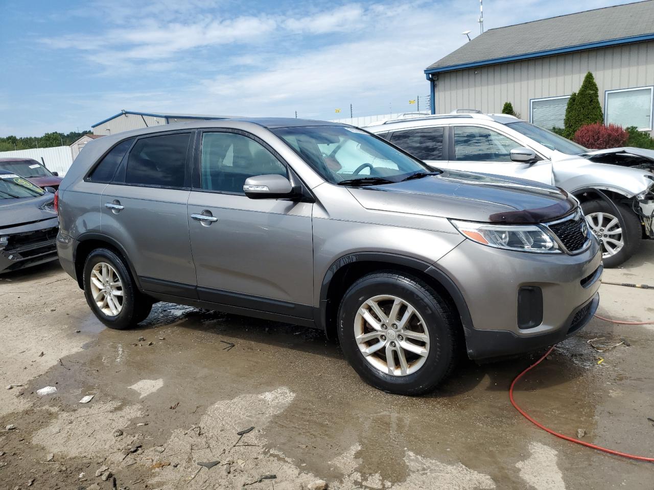 VIN 5XYKT3A61FG650916 2015 KIA SORENTO no.4