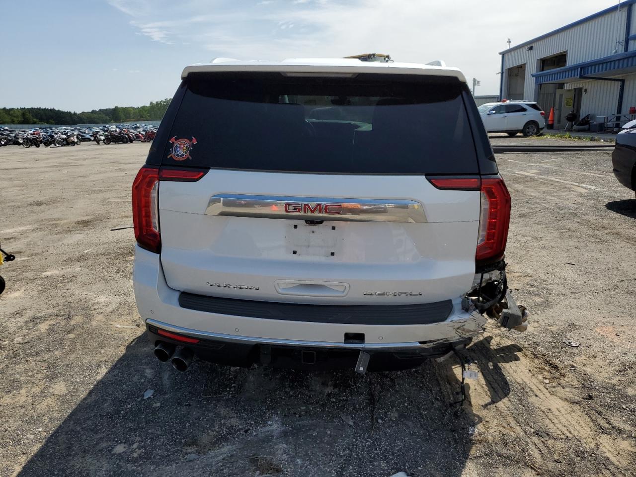 2021 GMC Yukon Denali VIN: 1GKS2DKLXMR135834 Lot: 68009644