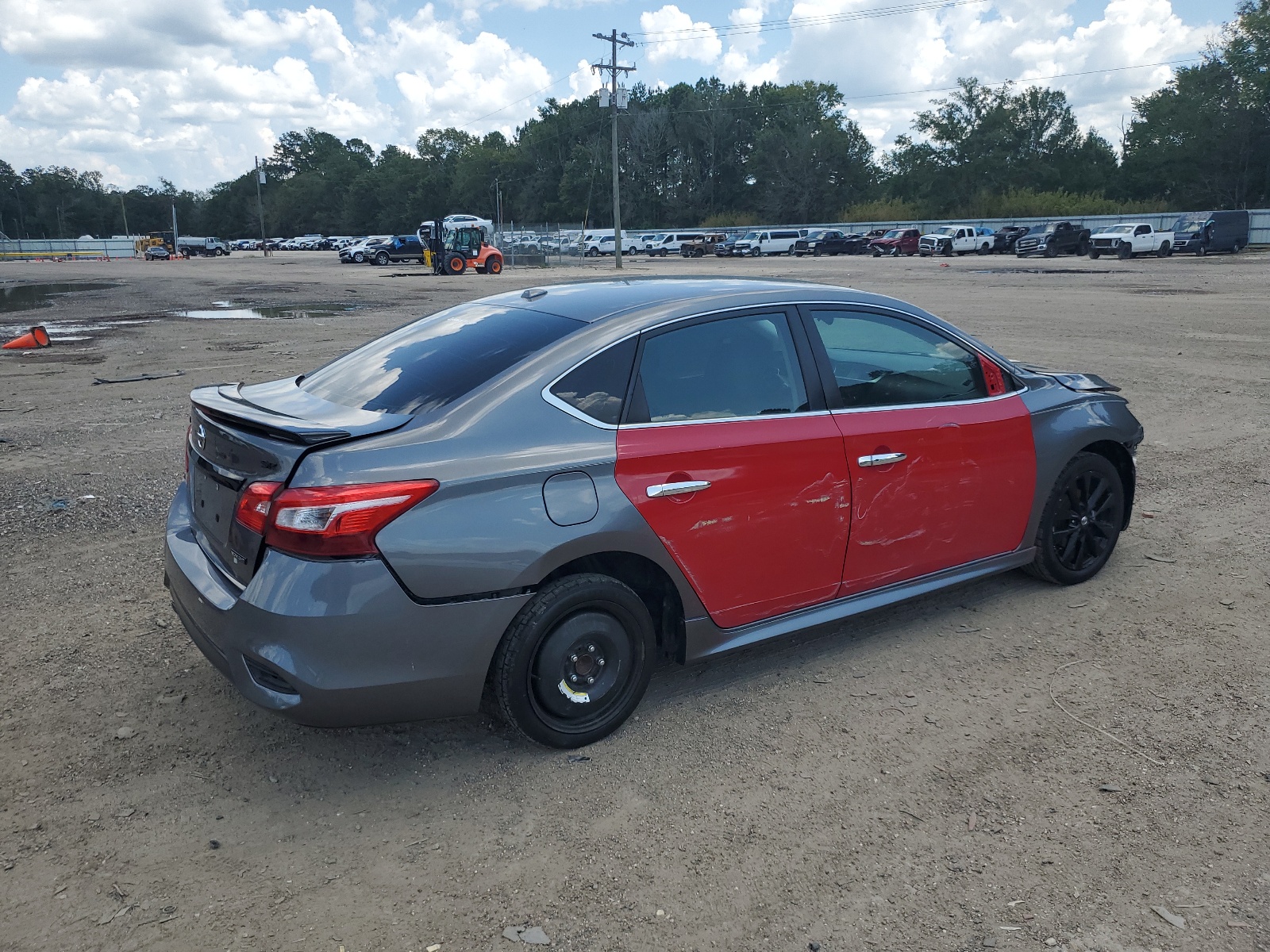 2018 Nissan Sentra S vin: 3N1AB7AP8JY334497