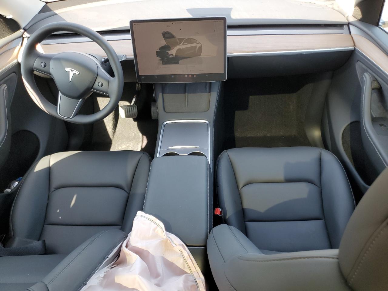 7SAYGDEE8RA299794 2024 Tesla Model Y