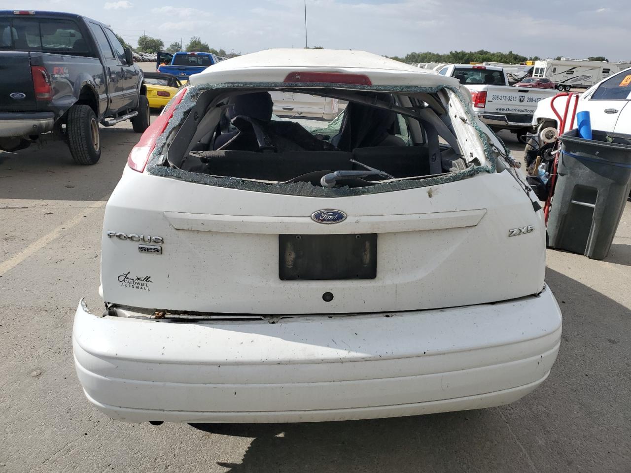 2005 Ford Focus Zx5 VIN: 3FAFP37N65R135523 Lot: 68845644