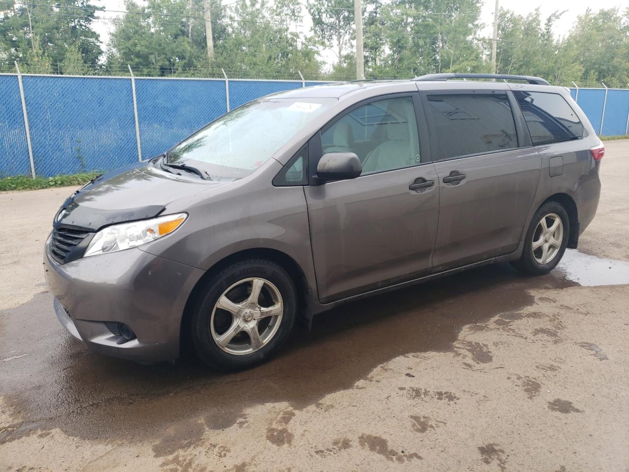 5TDZK3DC6FS546038 2015 TOYOTA SIENNA - Image 1