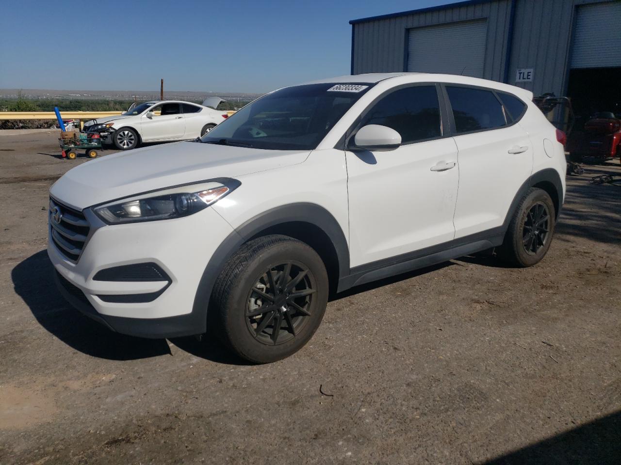 KM8J23A4XHU403890 2017 HYUNDAI TUCSON - Image 1