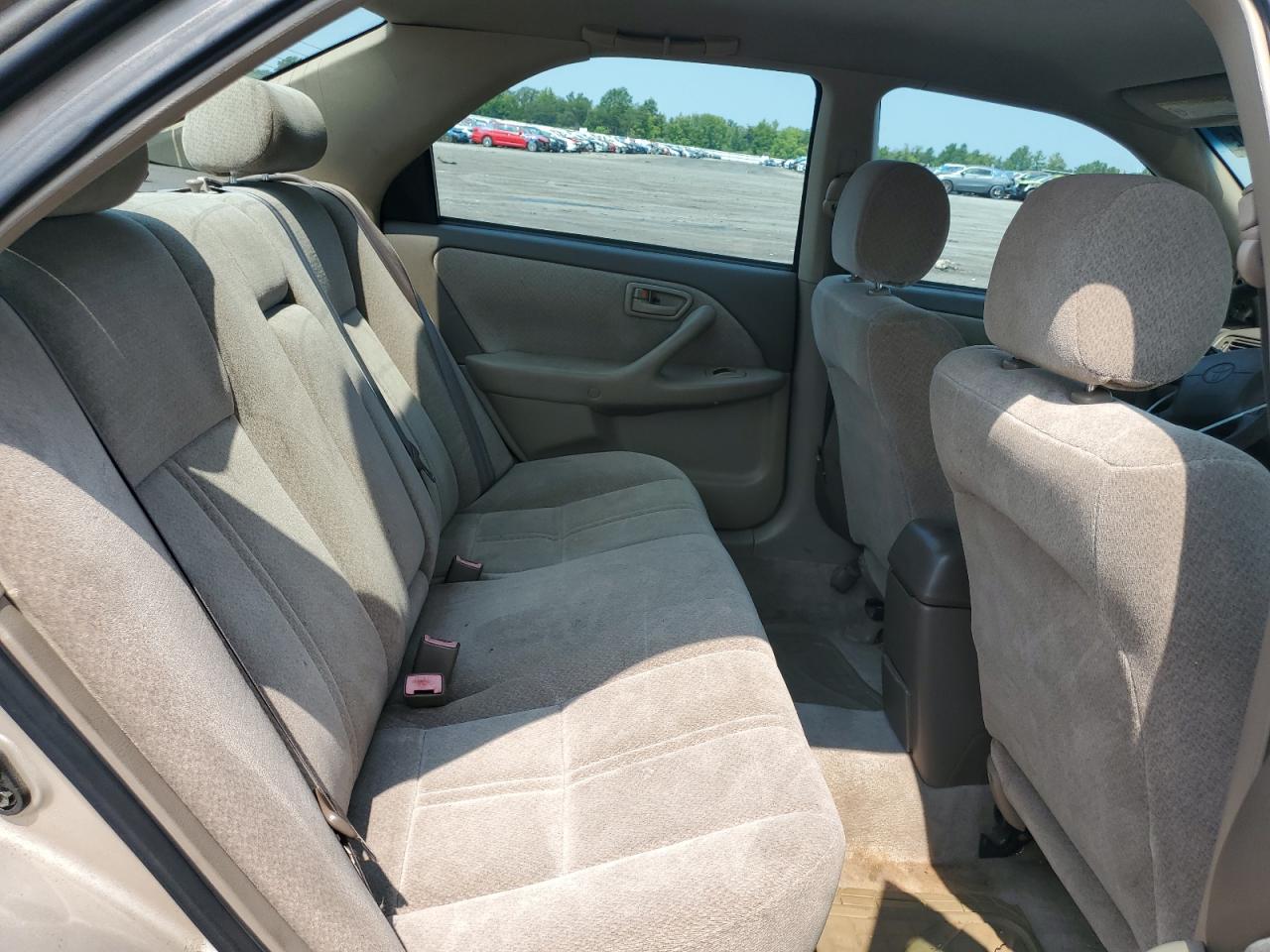 2000 Toyota Camry Ce VIN: 4T1BG22K9YU995943 Lot: 65824834