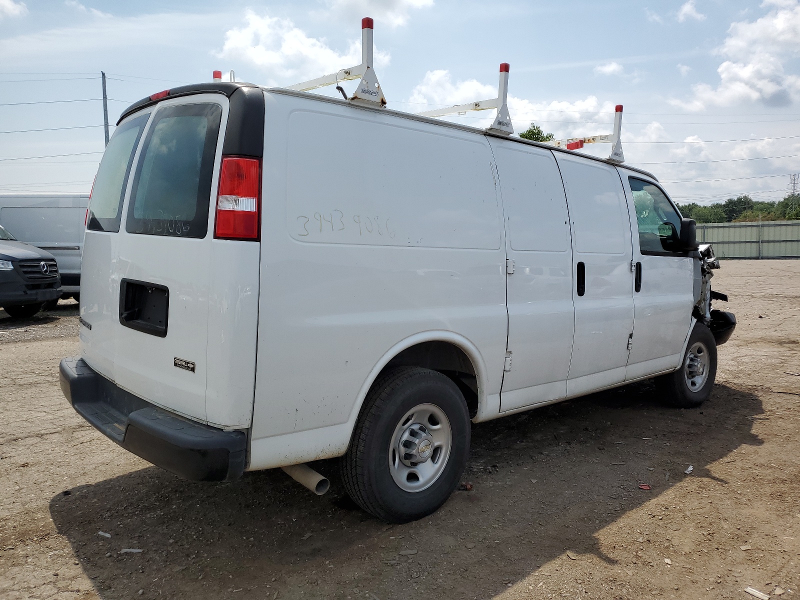 1GCWGAFP7M1244406 2021 Chevrolet Express G2500