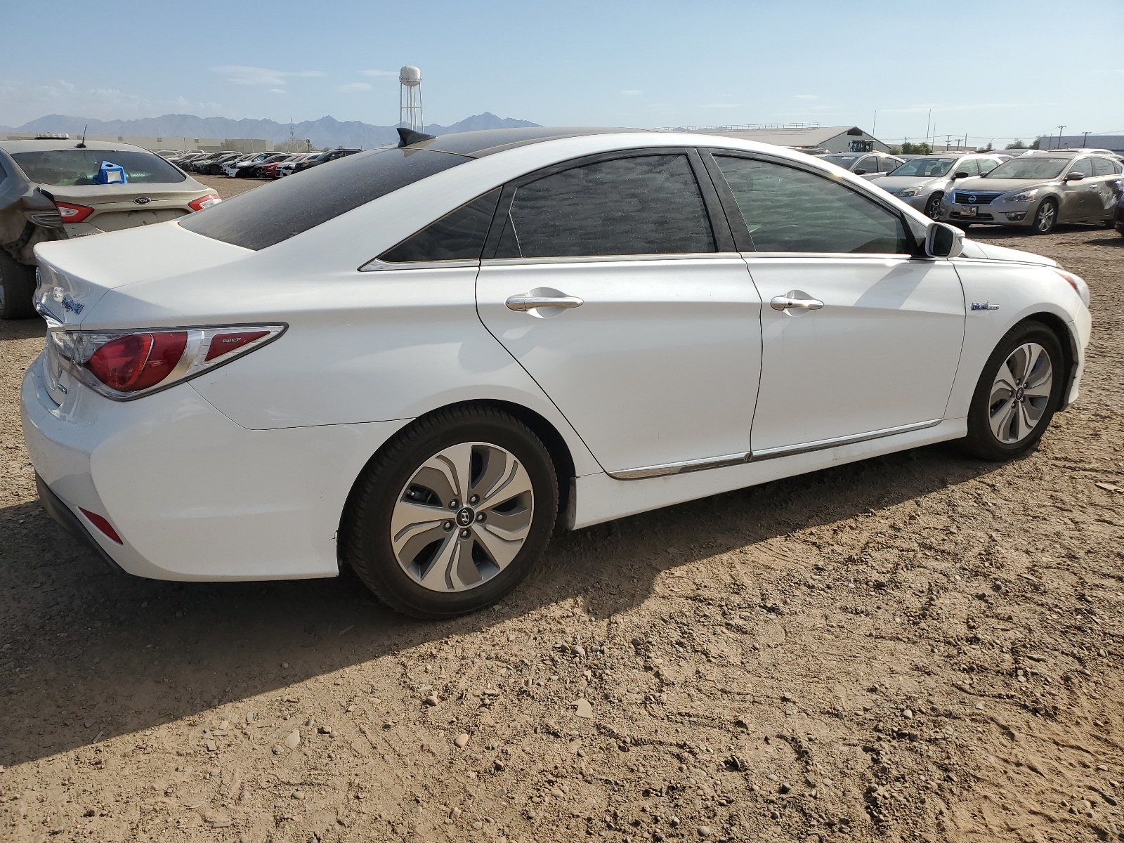 2015 Hyundai Sonata Hybrid vin: KMHEC4A47FA124528