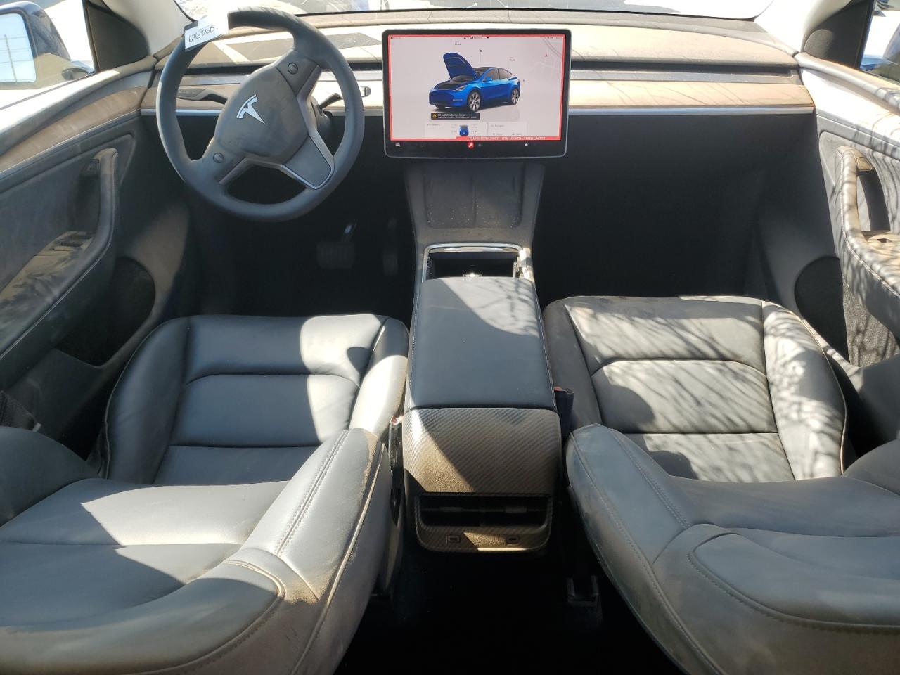 7SAYGDEE7RA219031 2024 Tesla Model Y