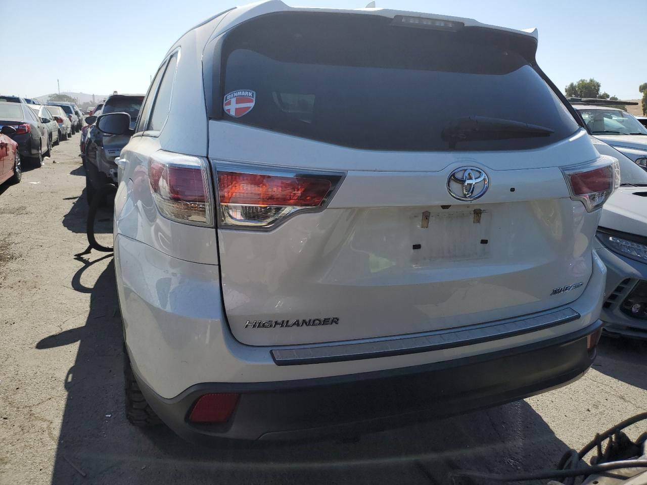 2016 Toyota Highlander Xle VIN: 5TDJKRFH8GS503055 Lot: 64803664