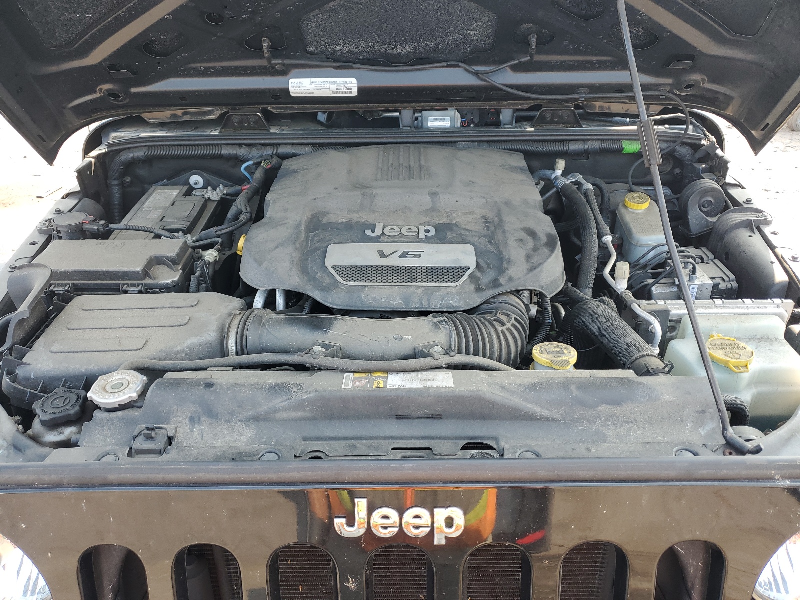 1C4BJWDGXGL303506 2016 Jeep Wrangler Unlimited Sport