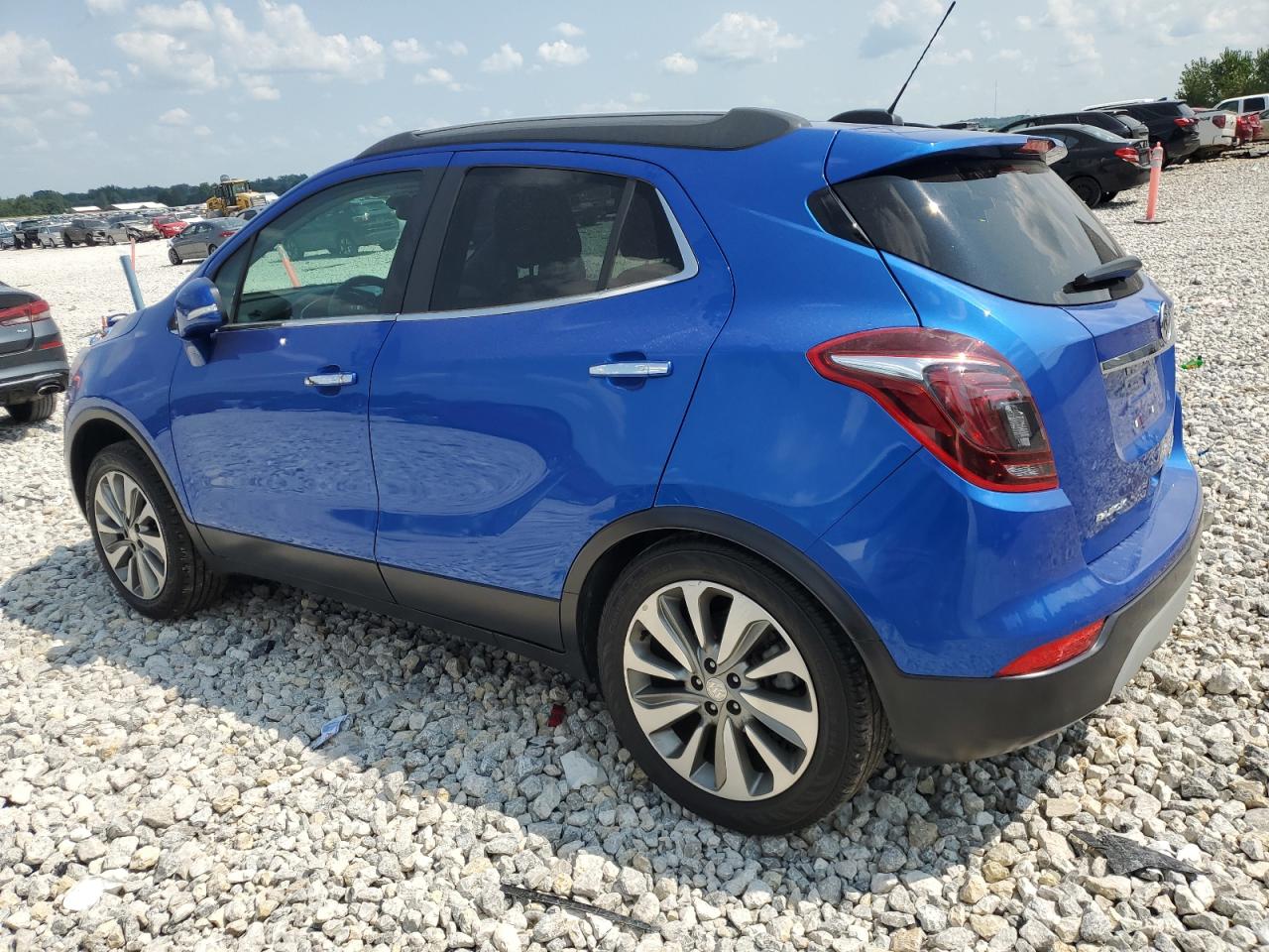 KL4CJASB0JB513618 2018 BUICK ENCORE - Image 2