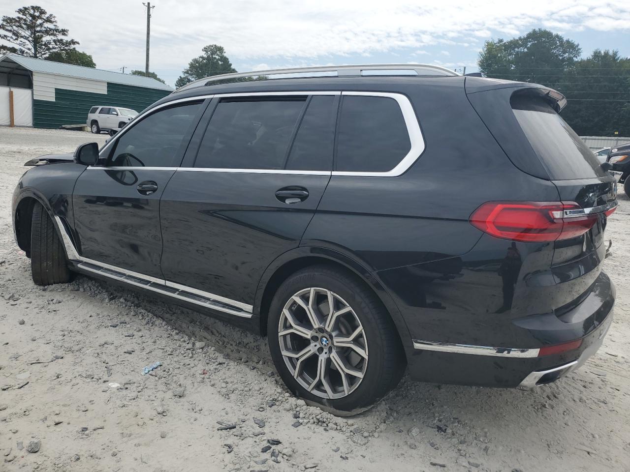 5UXCW2C52KL084689 2019 BMW X7 - Image 2