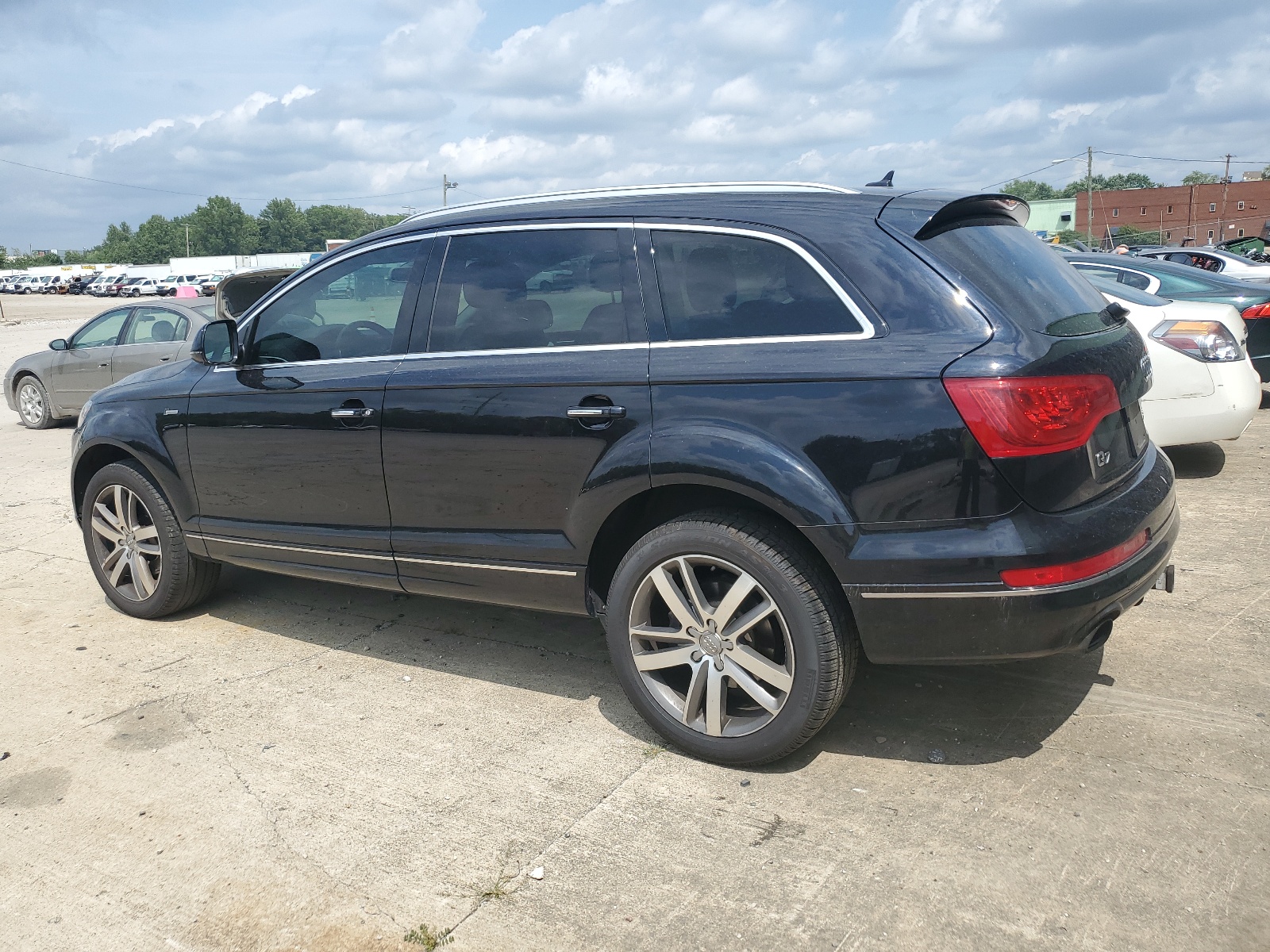 2015 Audi Q7 Premium Plus vin: WA1LGAFE9FD017991