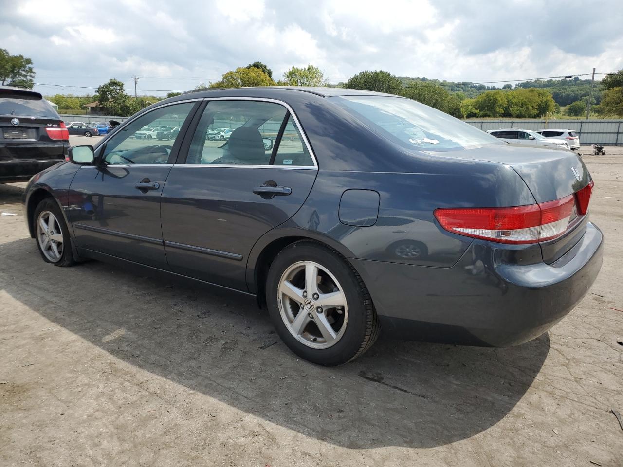 2004 Honda Accord - Image 2