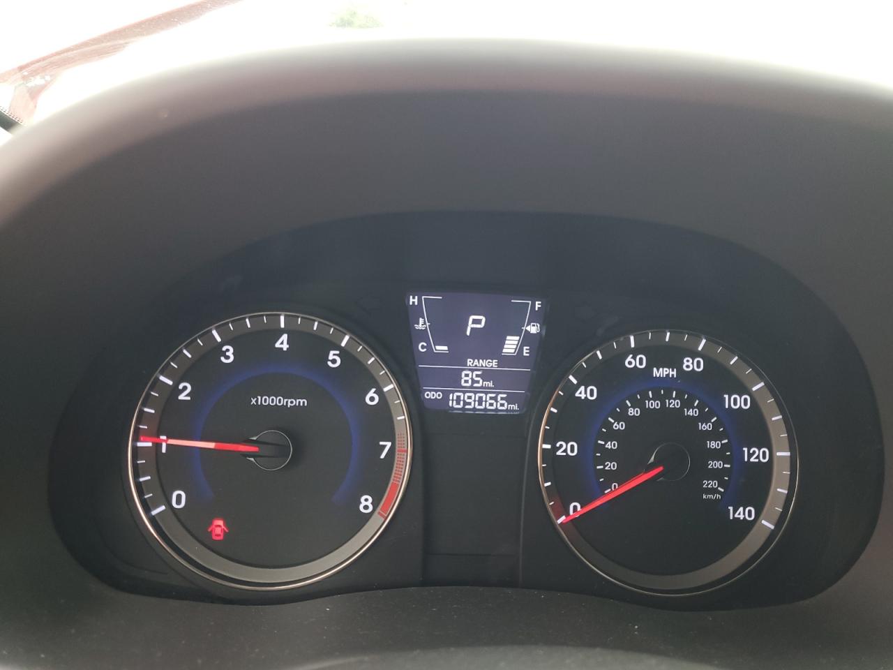 2014 Hyundai Accent - Image 9