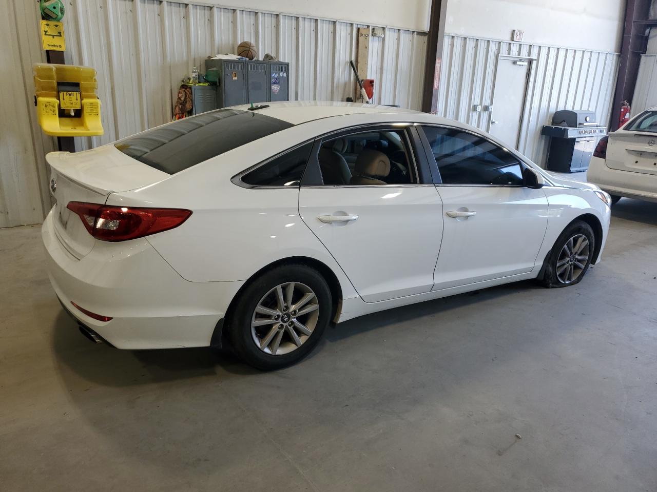 2015 Hyundai Sonata - Image 3