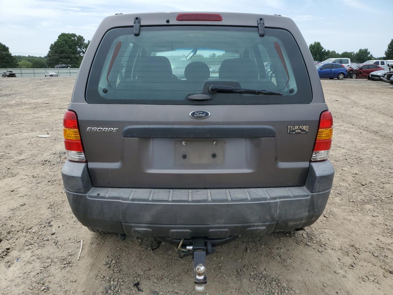 2005 Ford Escape Xls VIN: 1FMYU02ZX5KA88548 Lot: 64025804