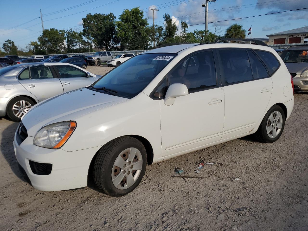 2009 Kia Rondo Base VIN: KNAFG528097237403 Lot: 67230404