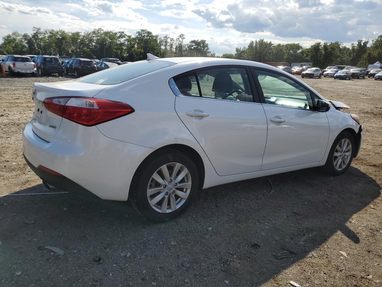 VIN KNAFX4A84E5162528 2014 KIA FORTE no.3