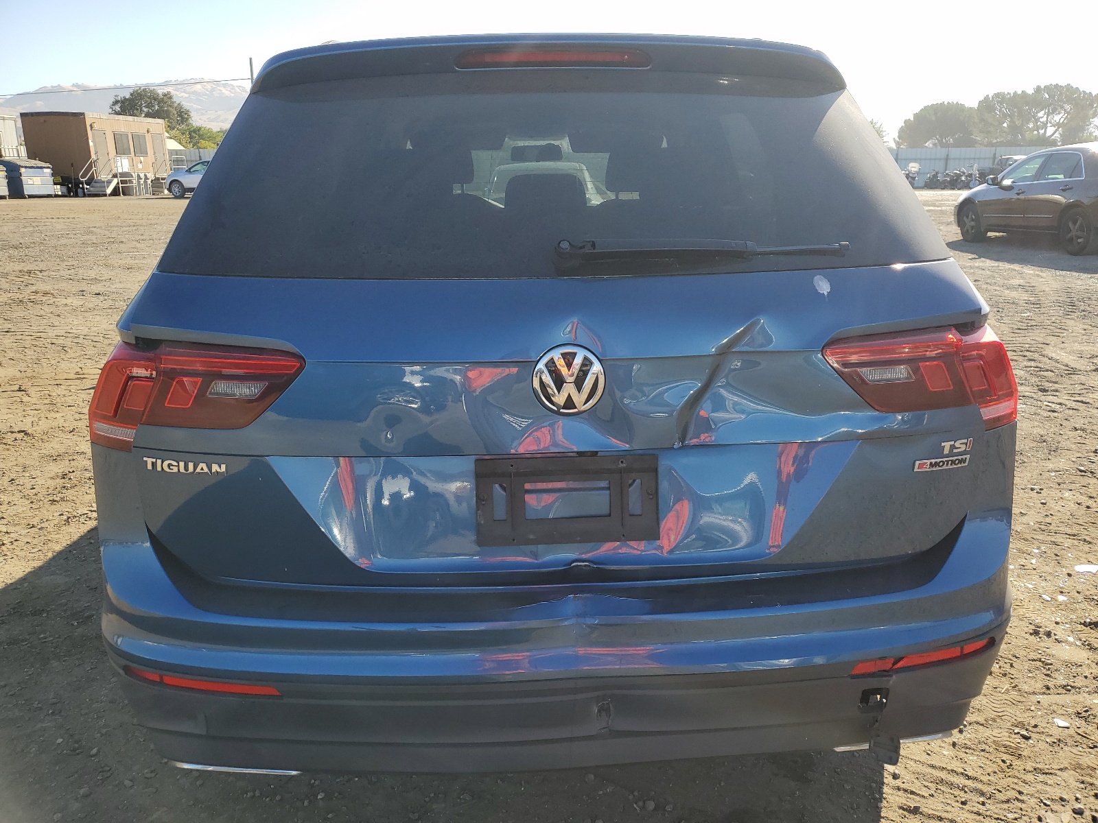 3VV0B7AX9JM011156 2018 Volkswagen Tiguan S