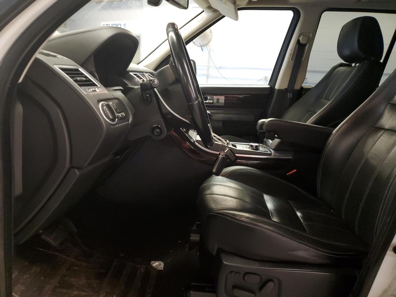 2011 Land Rover Range Rover Sport Lux VIN: SALSK2D44BA272827 Lot: 66138644