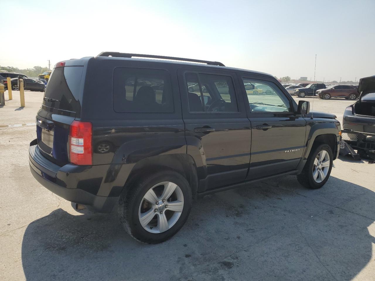 VIN 1C4NJRBB7ED765972 2014 JEEP PATRIOT no.3